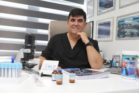 Dr. Raúl Rios Ritter, Médico Cirujano, con especialidad Ginecólogo Obstetra