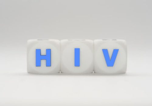 Primera mujer con VIH curada con: Células madre del cordón umbilical